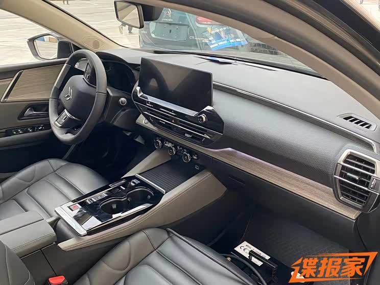 天津车展探馆：东风雪铁龙凡尔赛C5 X