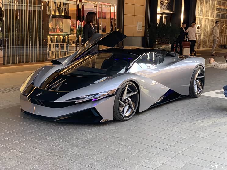 1.8秒“破百” 法诺奥赛罗正式亮相