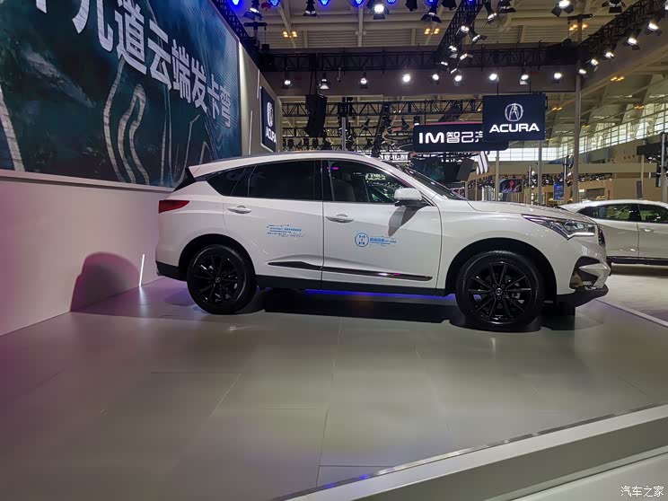 2021天津车展:讴歌RDX钛金暗夜限量版