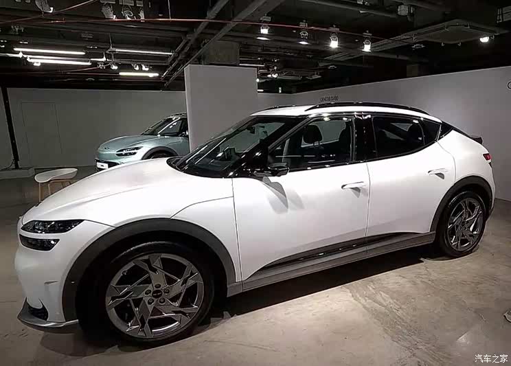 水晶球挡把亮眼 捷尼赛思GV60正式发布