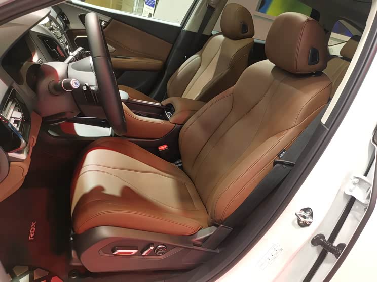 2021天津车展:讴歌RDX钛金暗夜限量版