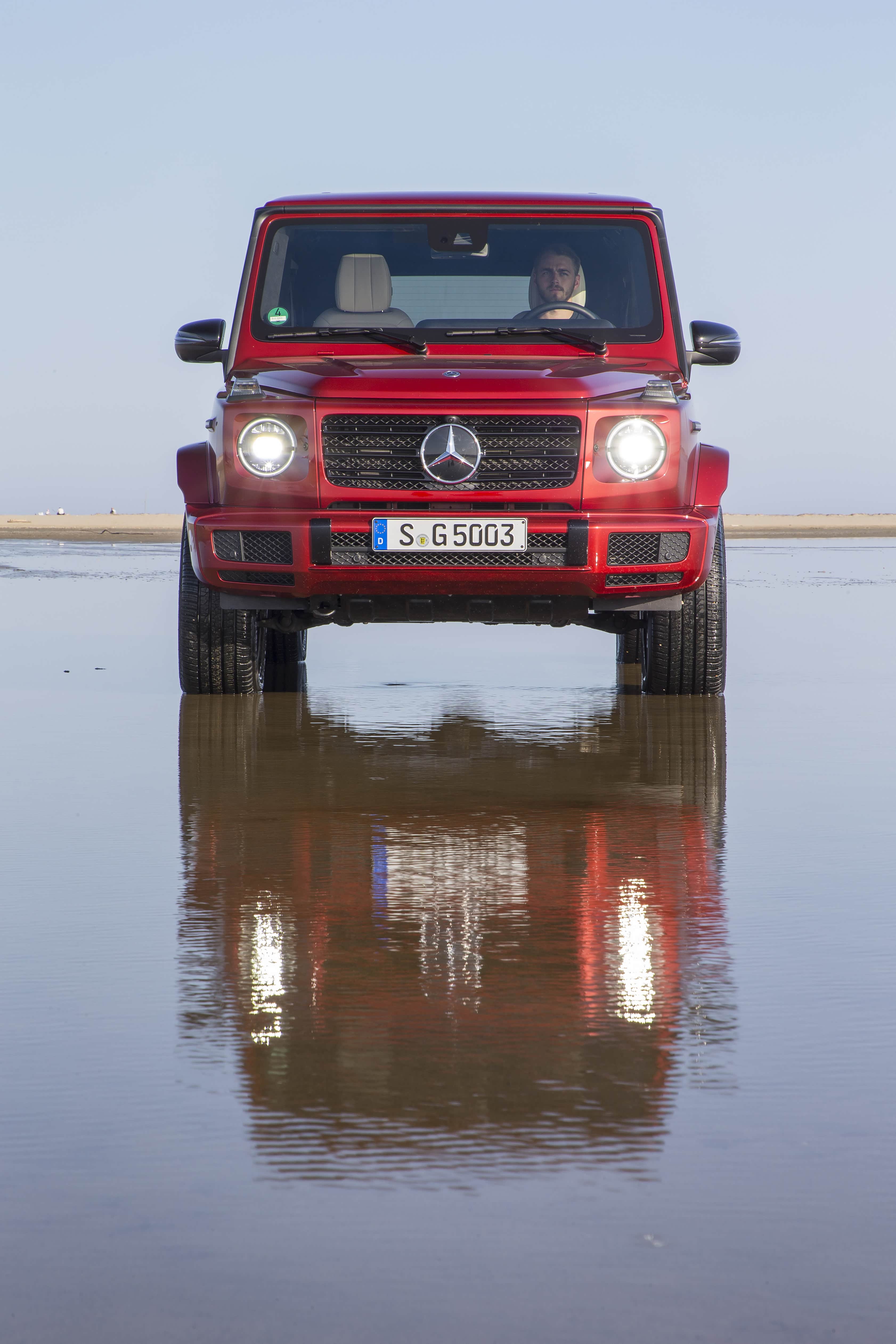 前保险W杠比W463.1圆润了许多