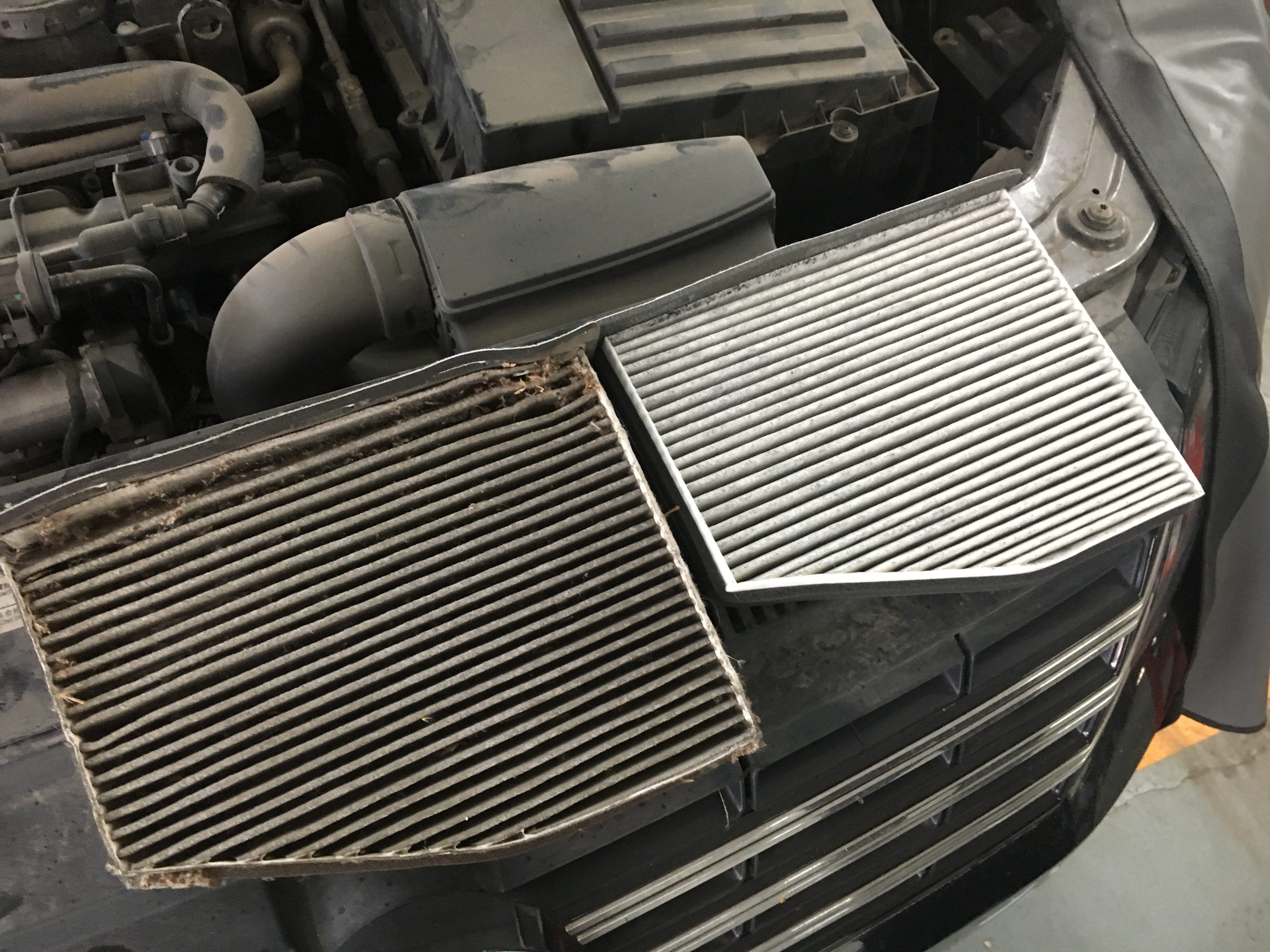 旧（左）与新（右）空调滤芯对比