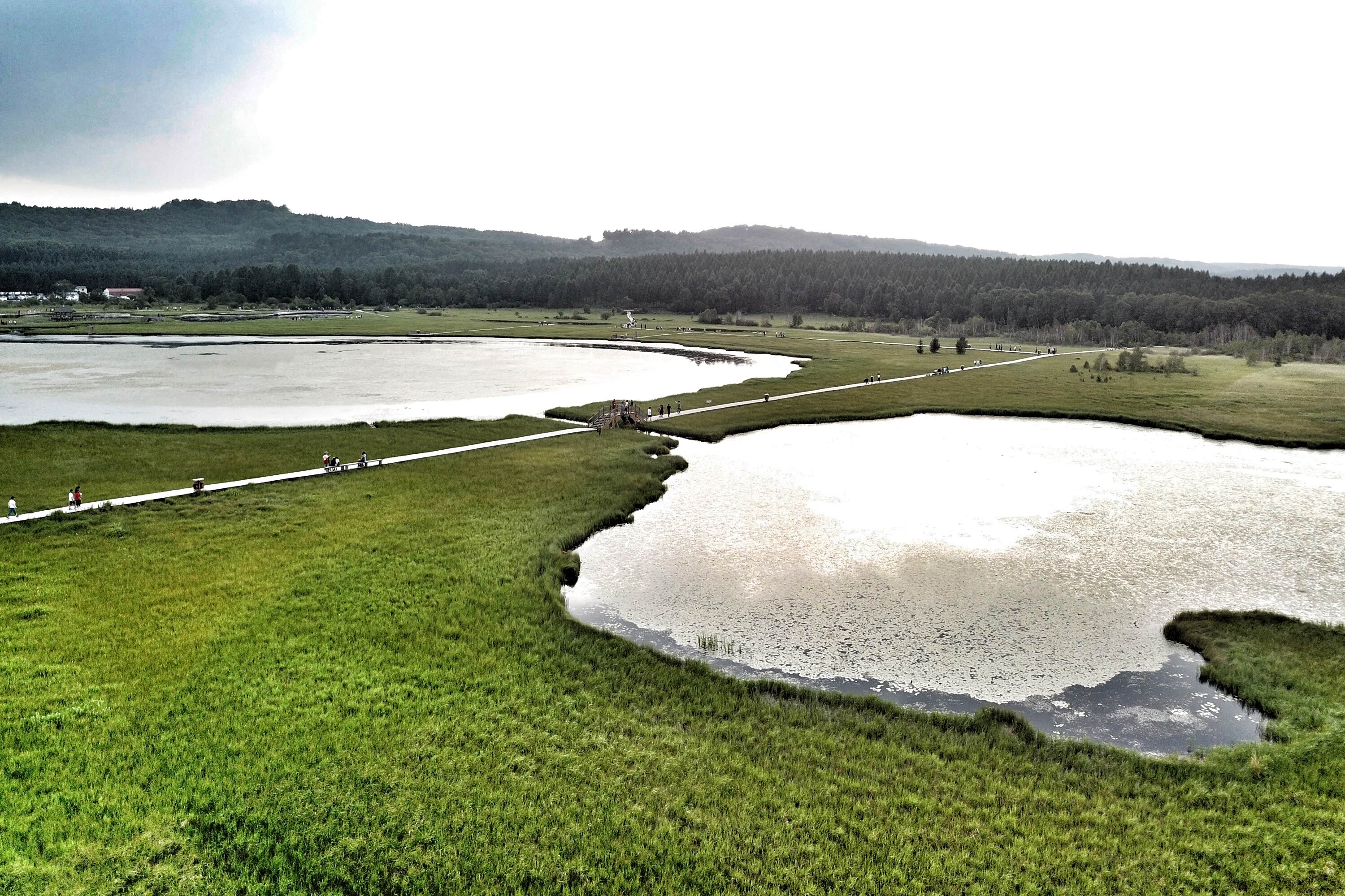 七星湖在诸多景区中人气颇高，景观效果值得称赞。
