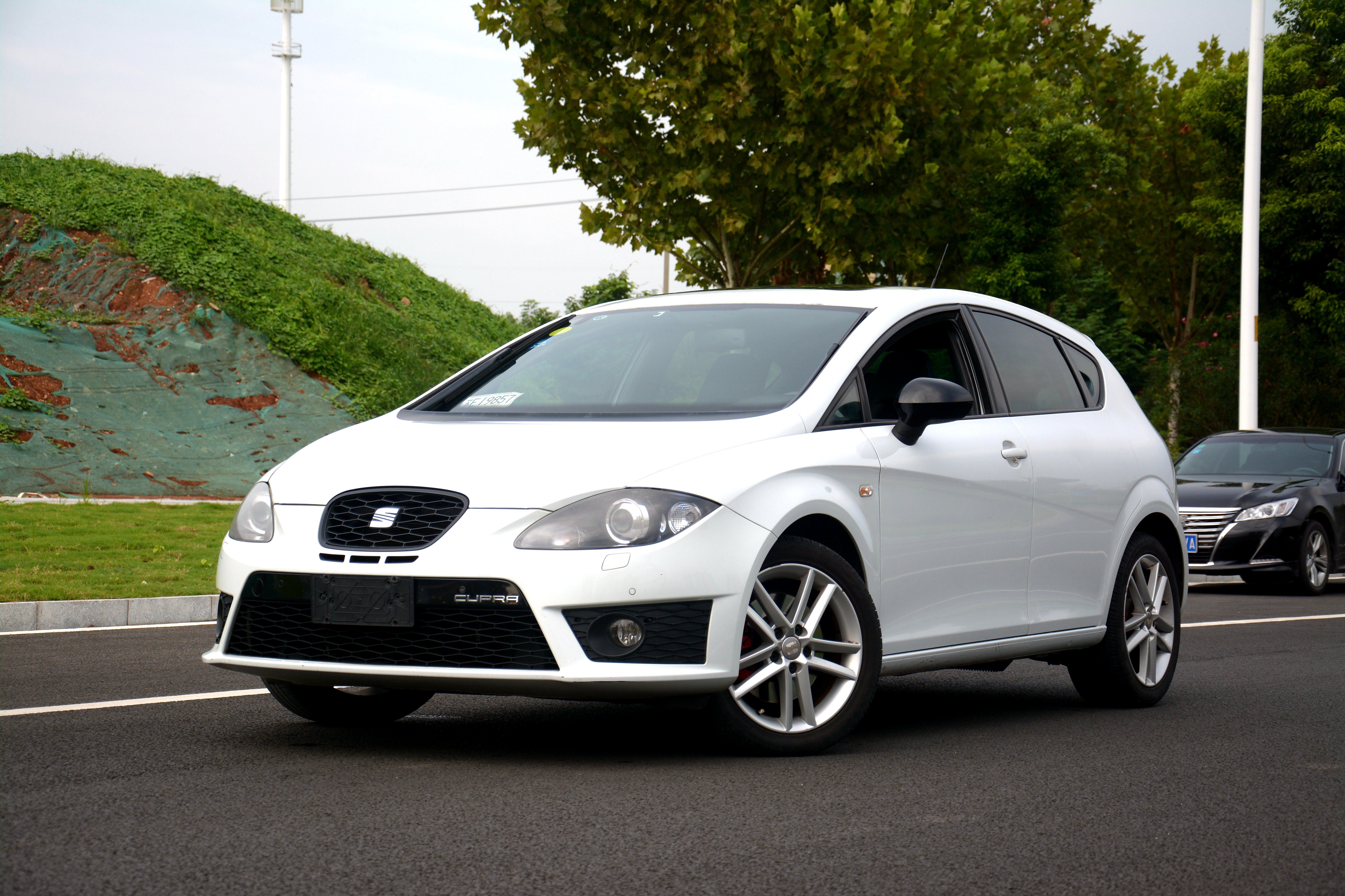 ▲SEAT Leon Cupra