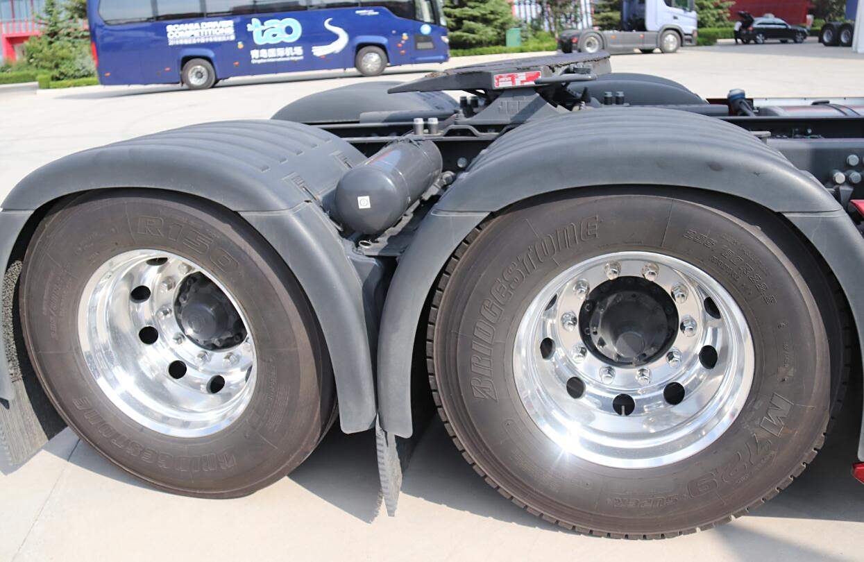 采用了美铝专门为欧洲市场生产的亮度更持久的铝合金轮辋