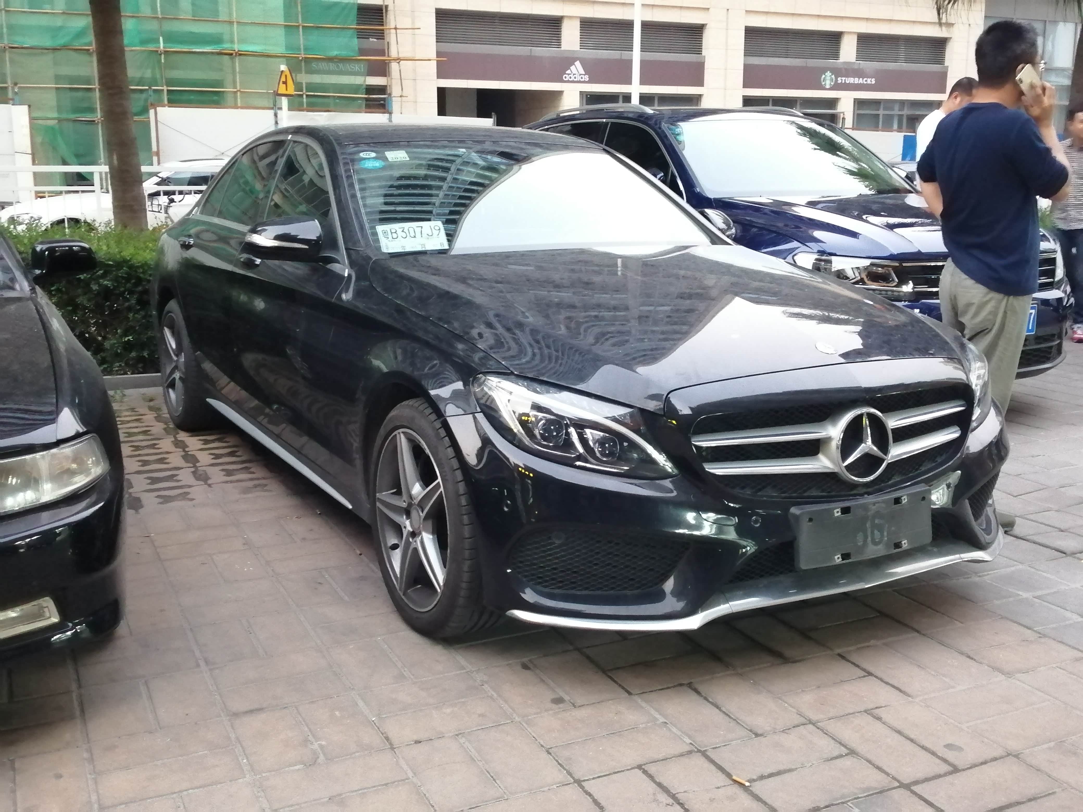 刚看到这台车时候虽然有点脏，但是依旧掩盖不住这浓浓的“贵”气。