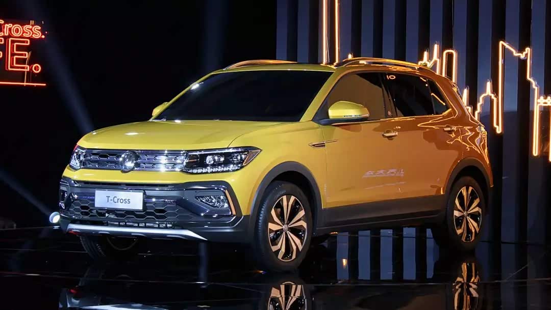 上汽大众 t-cross是大众品牌目前在国内投放的身材最小的一款suv,定位