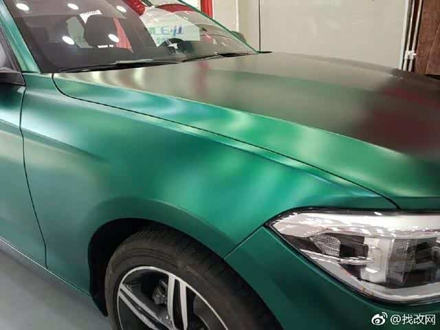 宝马1系改色电光金属祖母绿车身改色贴膜效果图