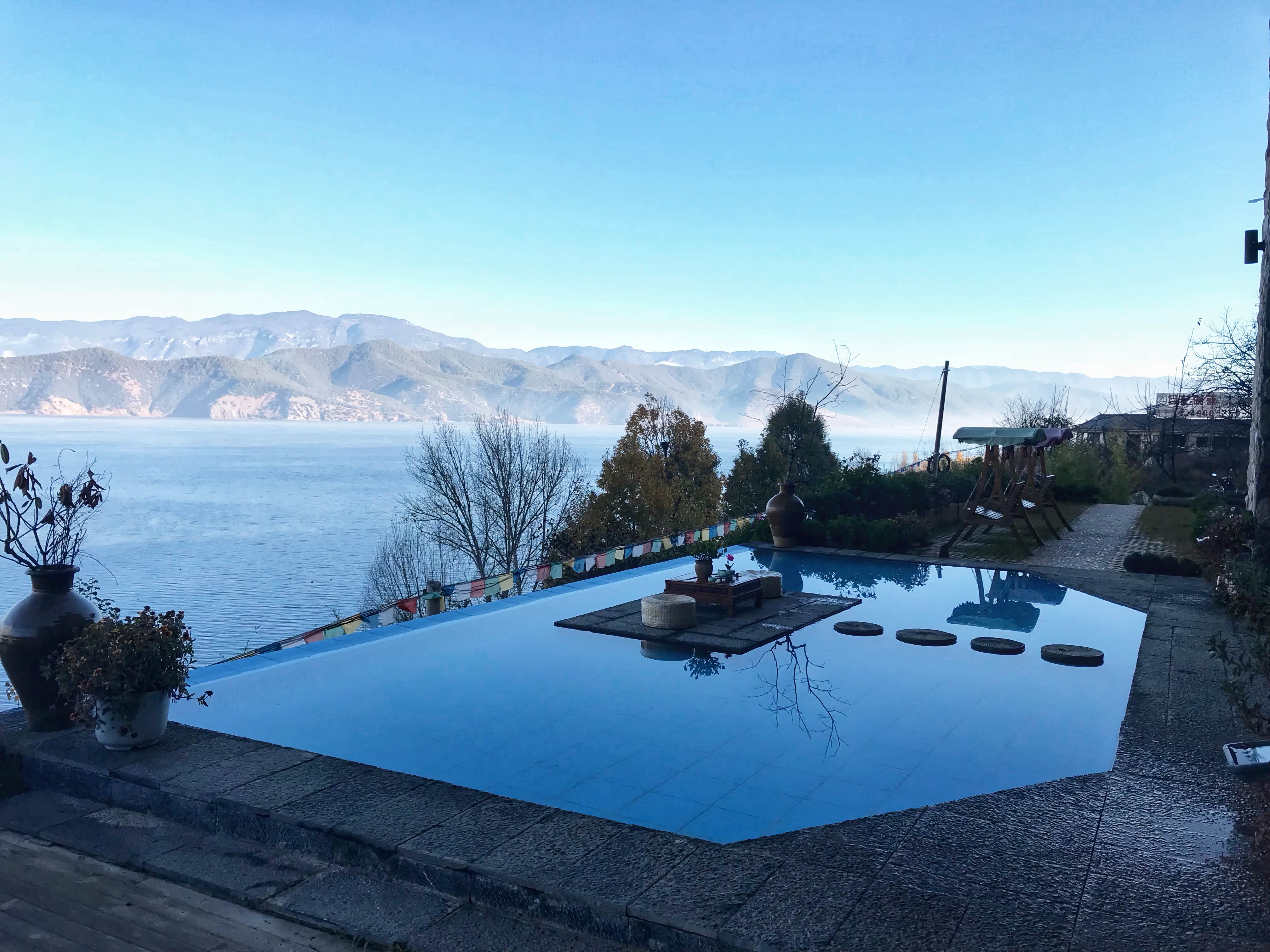 所谓意境，其实就是一方小小的台子