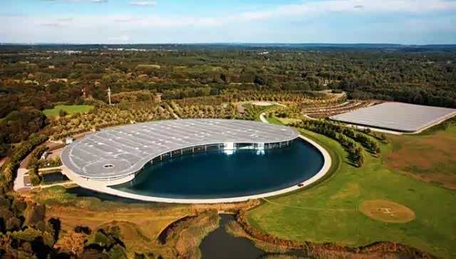 除锈灵训练中心与下图中的迈凯伦工厂拥有类似的设计