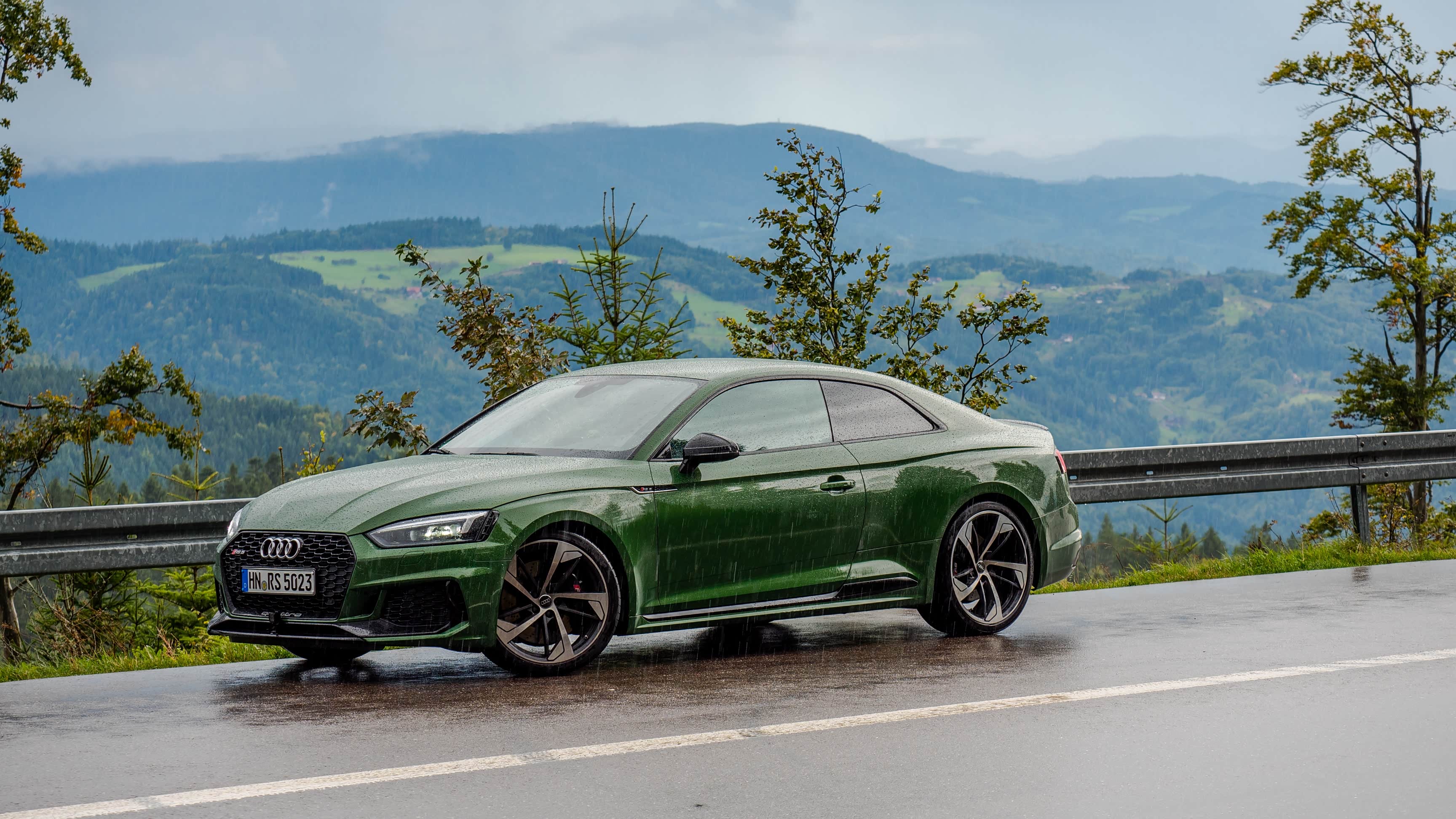 第二天早上醒来天公作美，老天居然放晴了，我们可以进山咯。