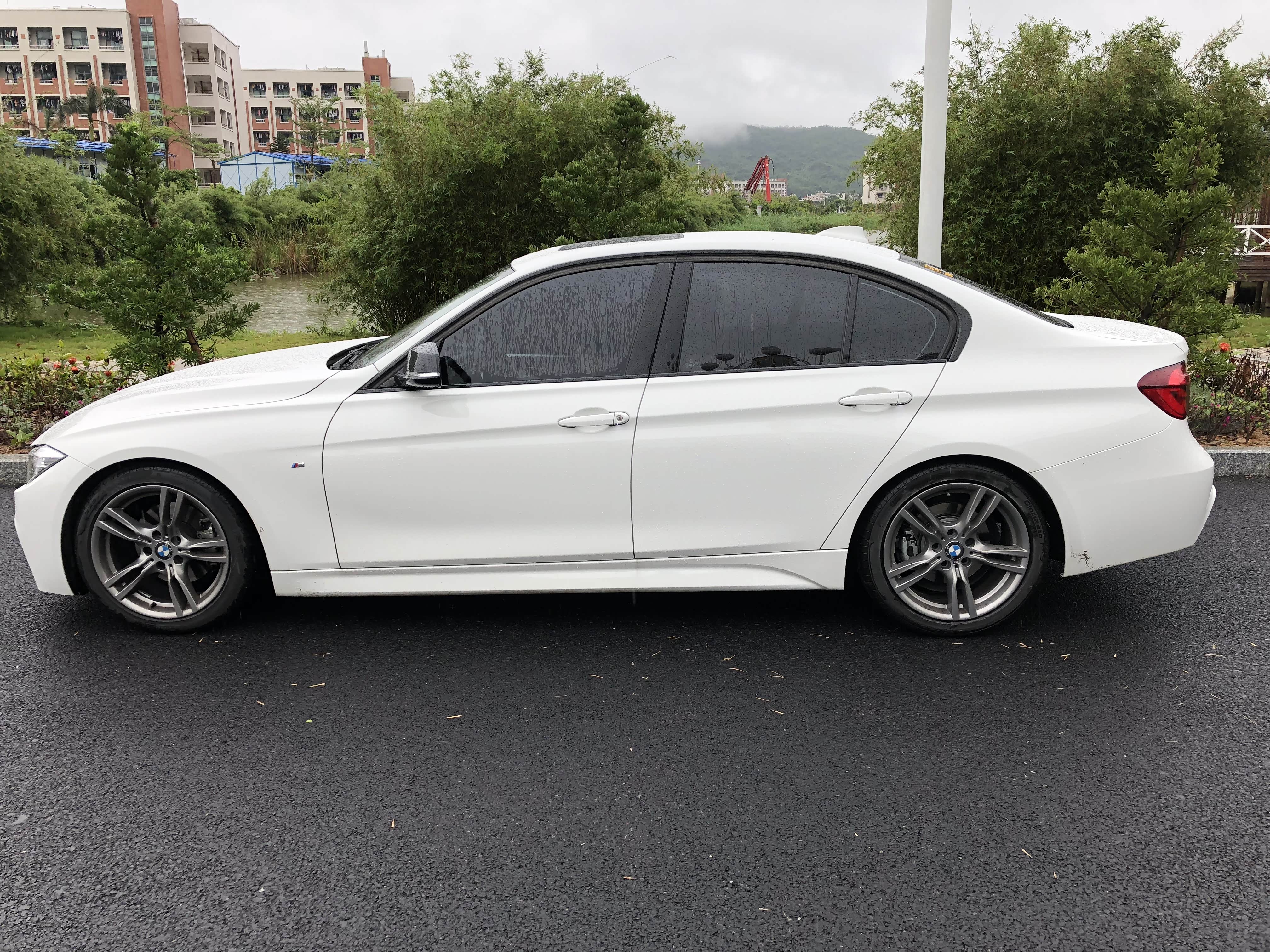 安装B12避震套装后车身高度将地指约2指