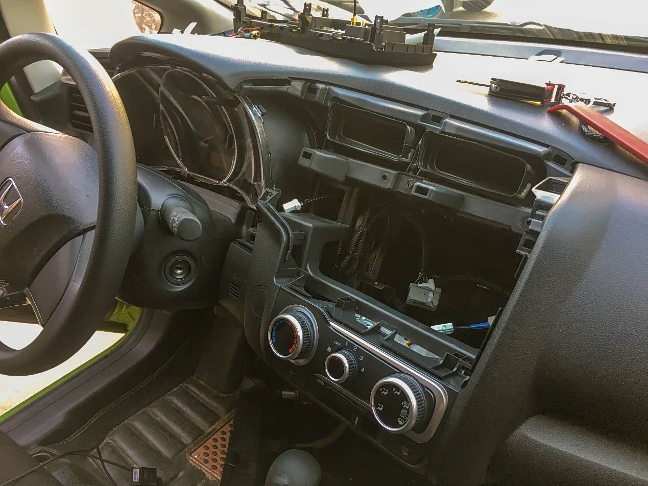 拆装飞度中控前面板