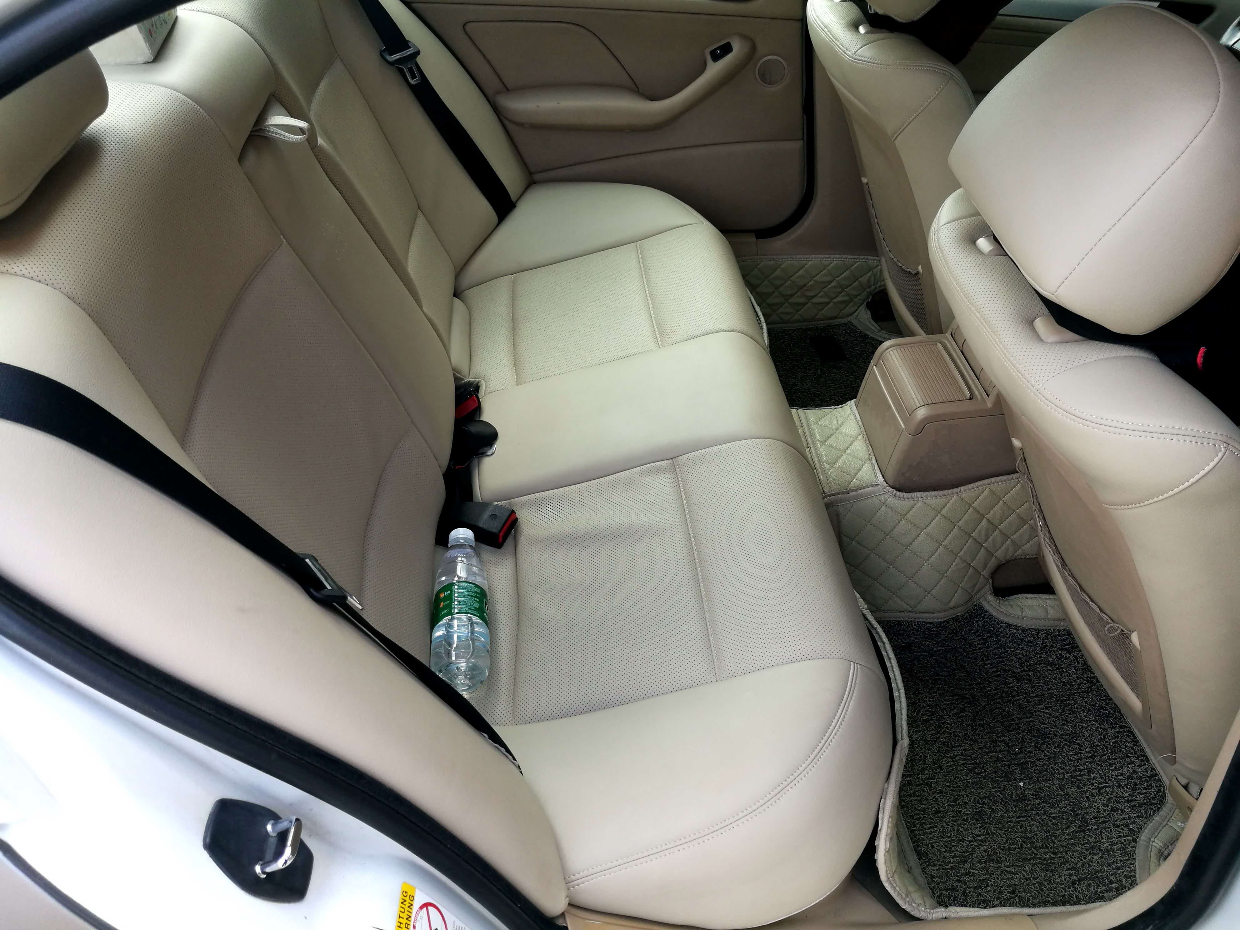 后驱车，跑长途中间的小伙伴可有得苦吃喽