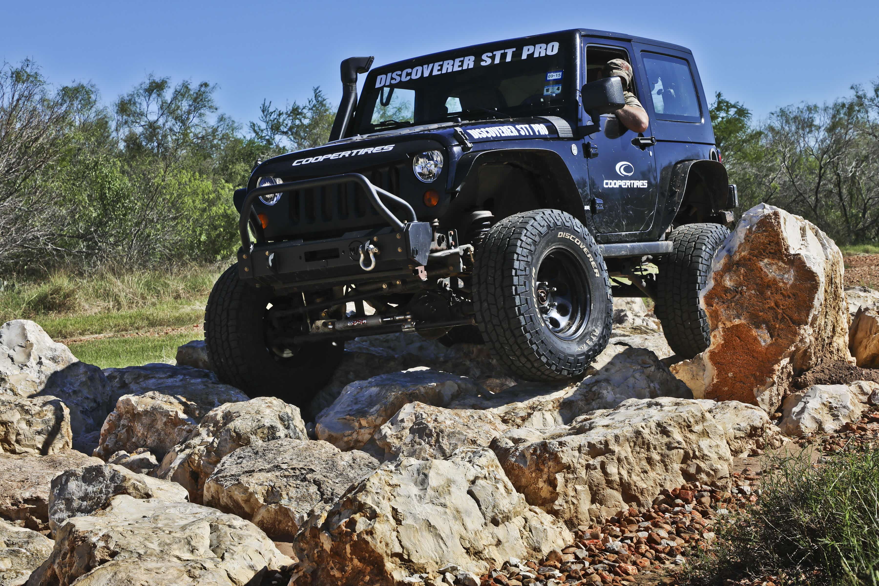 以往的AT胎在遇到巨石路时会颇为头痛