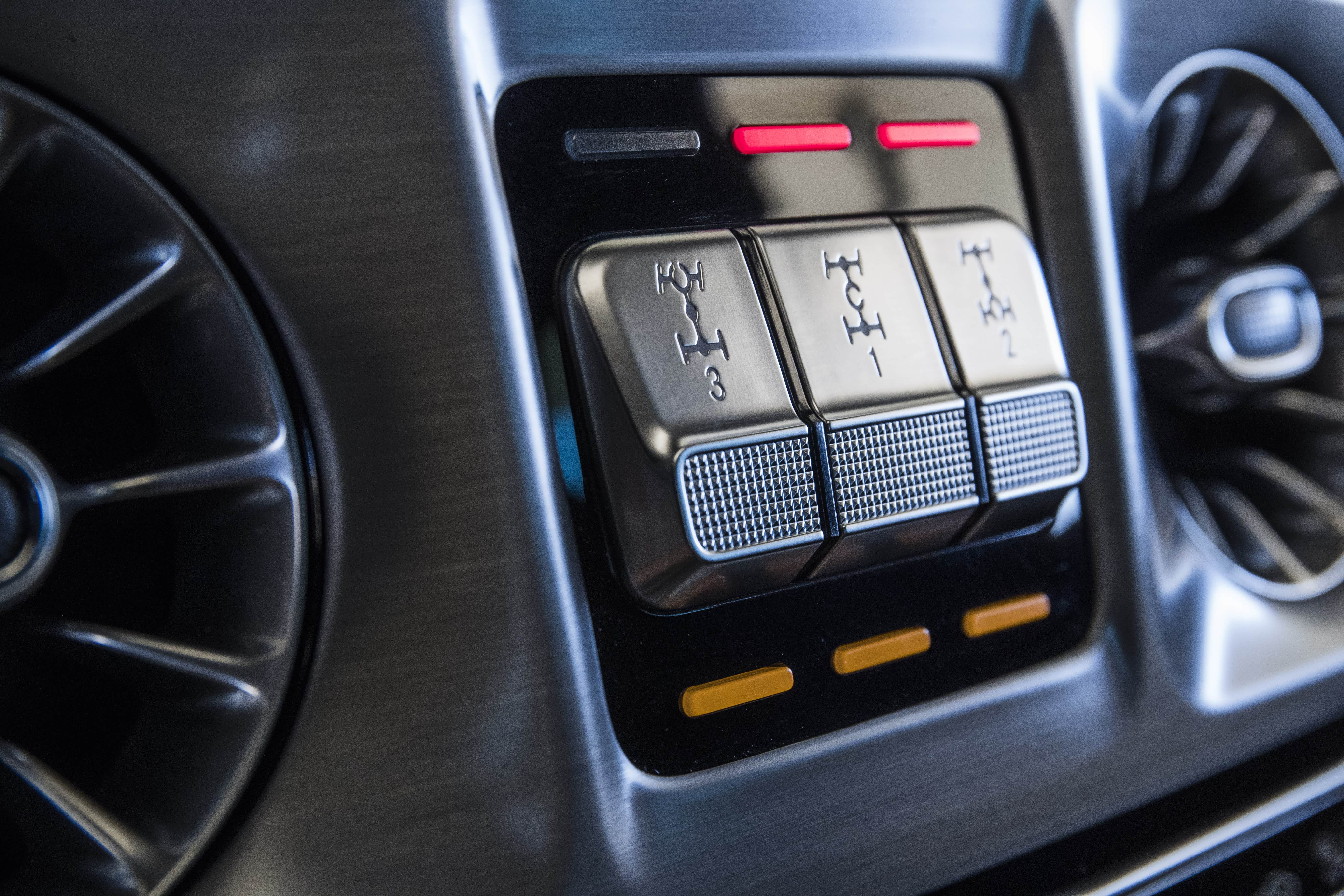 很多人买G，就是为了这三个小按钮