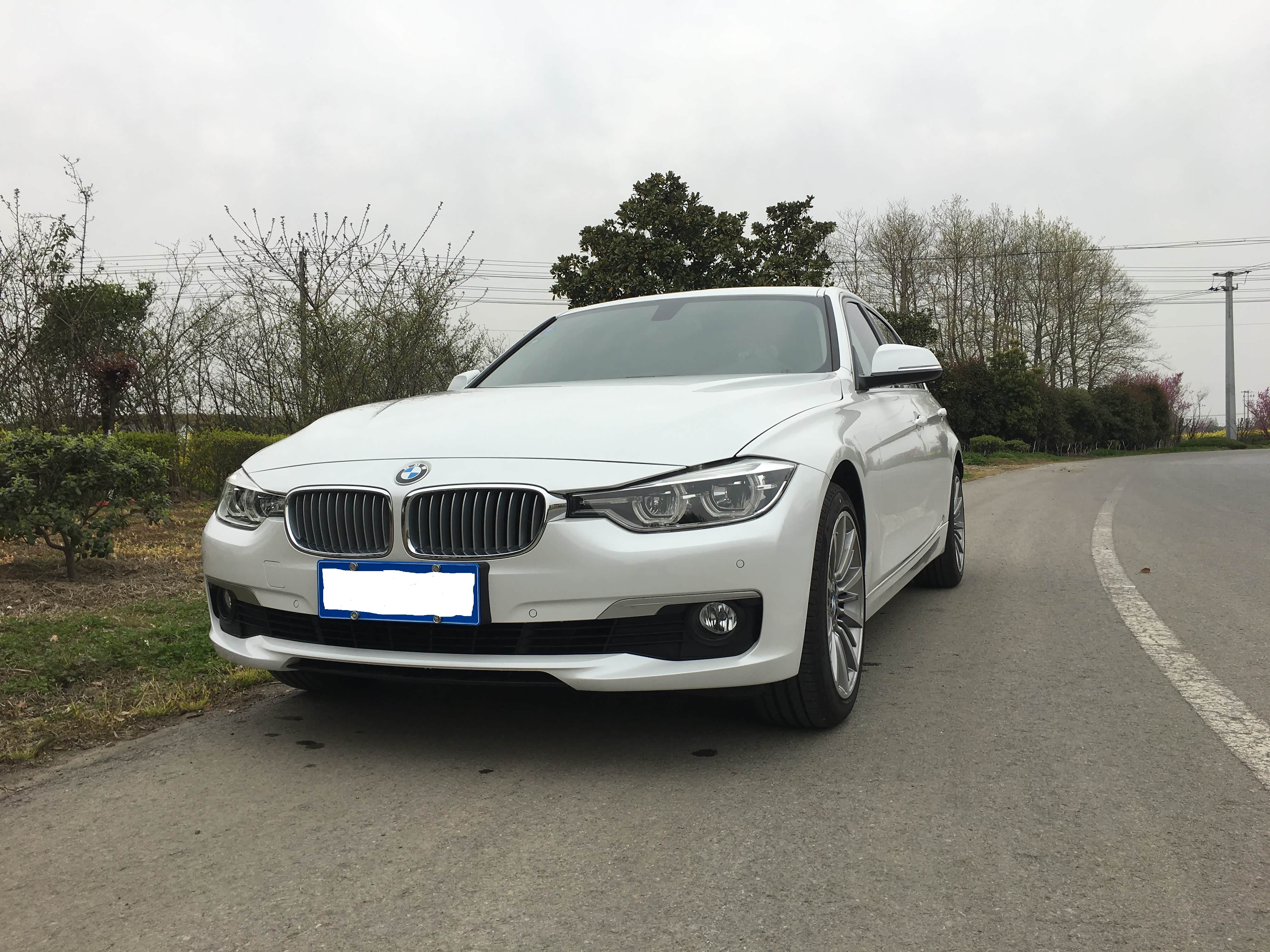 找这个拍摄地点不容易啊，要人少，有景色，还能停车