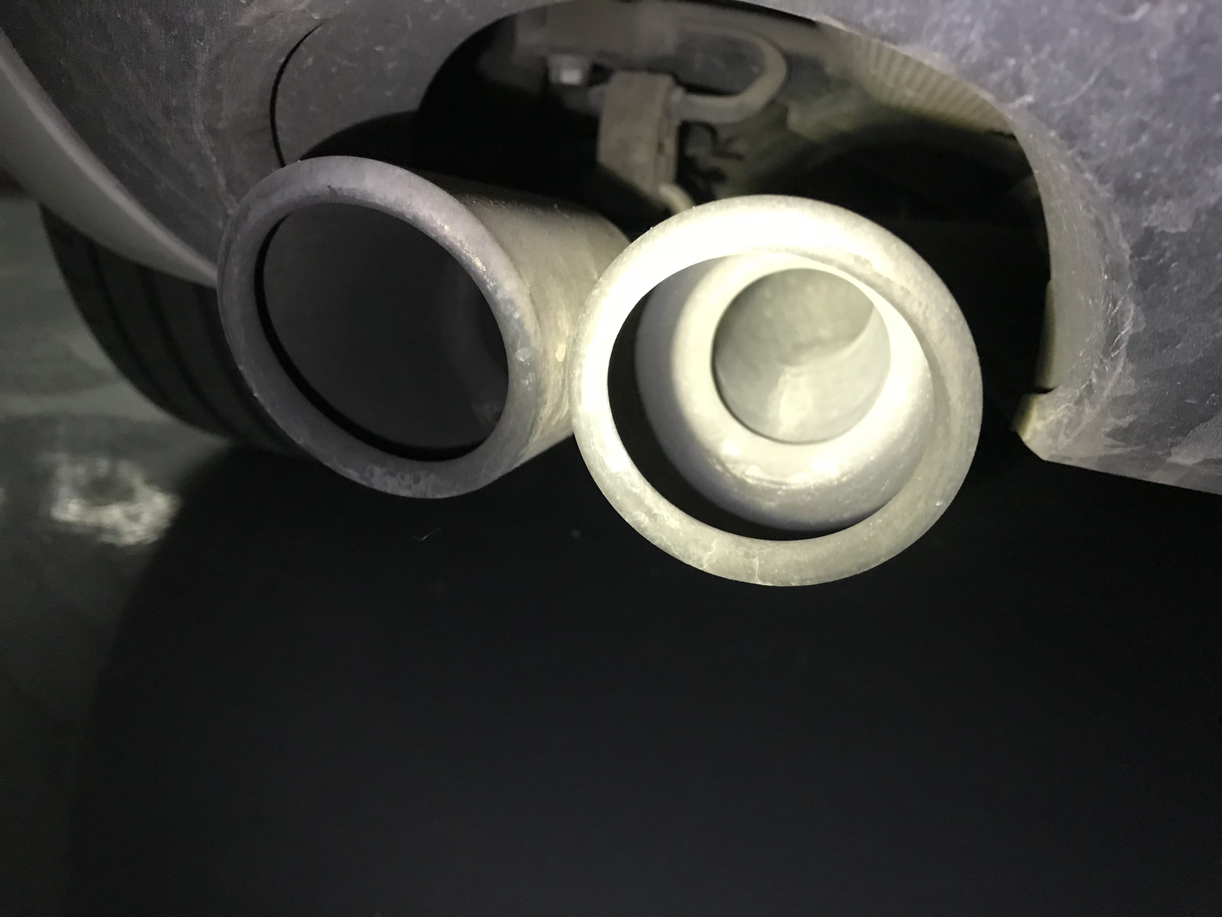 ▲菊花已经比较脏了 但深处还有金属原色