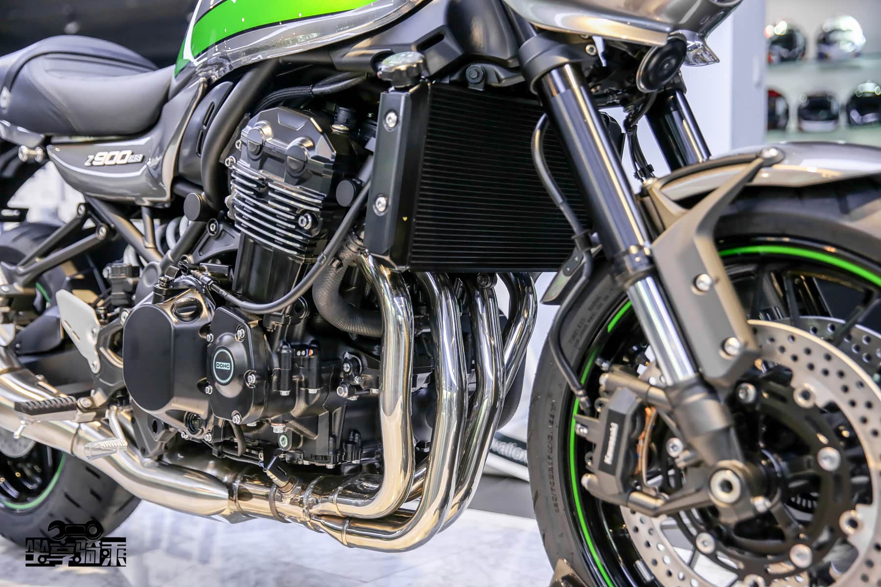 散热水箱与4并1排气