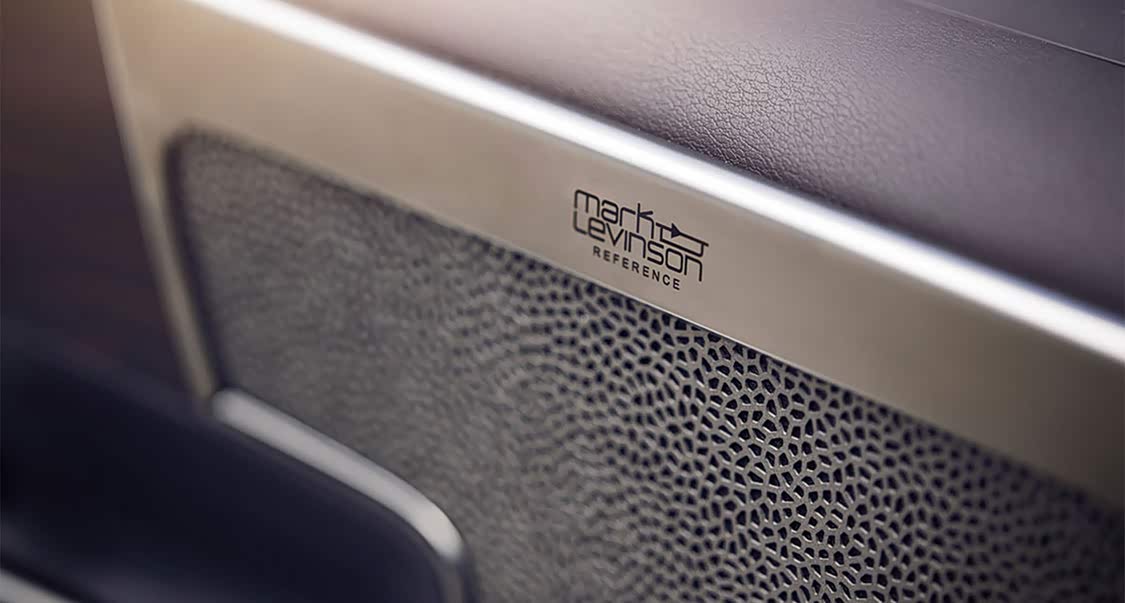 Mark Levinson 是雷克萨斯车型的特色，共配备 23 个扬声器，总功率 2400w