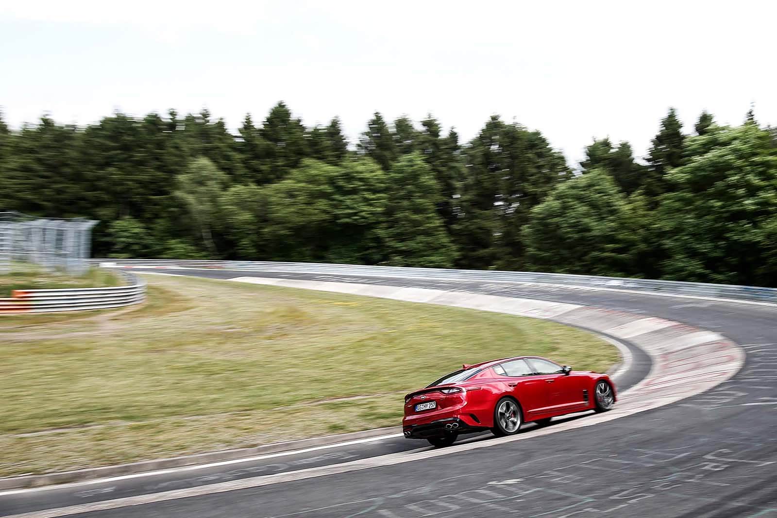  熟悉纽北的同学们应该不会对这两张图的背景感到陌生