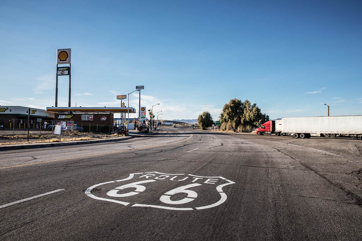 这里也是66号公路进入最后一个州加州的第一个重镇