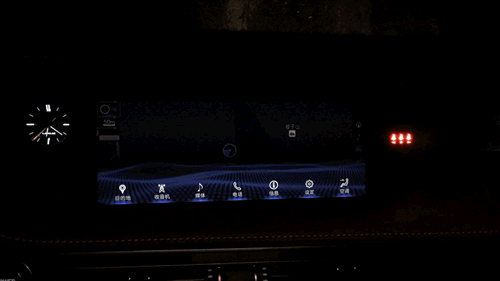 ▲ 显示屏内部的 UI 界面和相关功能