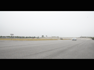 自动紧急制动测试，车速30km/h时发出警示并成功实施制动