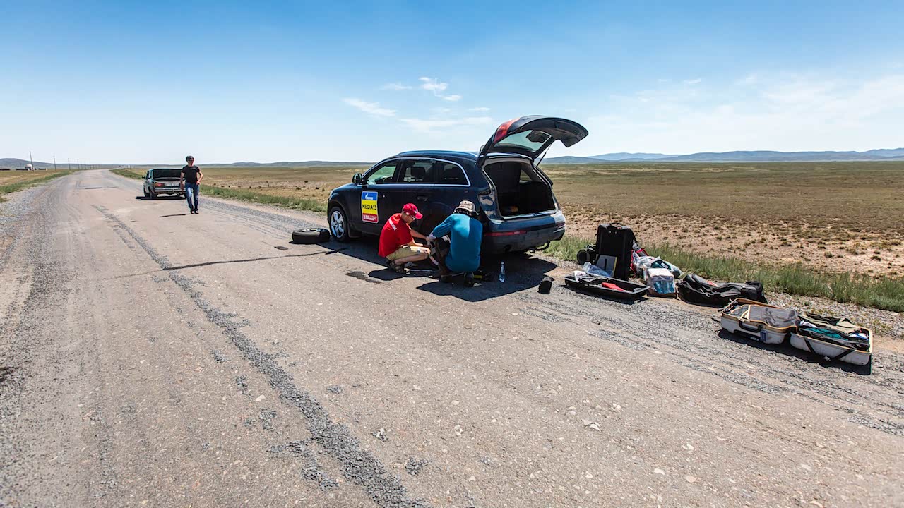 这种道路是俄罗斯和哈萨克斯坦的主流，尤其在哈萨克斯坦，这算是很好的公路了。