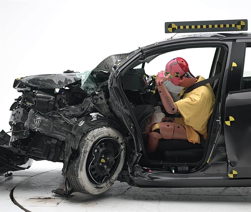 25%小重叠面碰撞测试