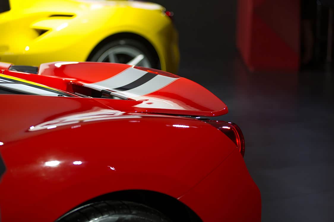 更大的扰流版让很多人都以为这是尾翼