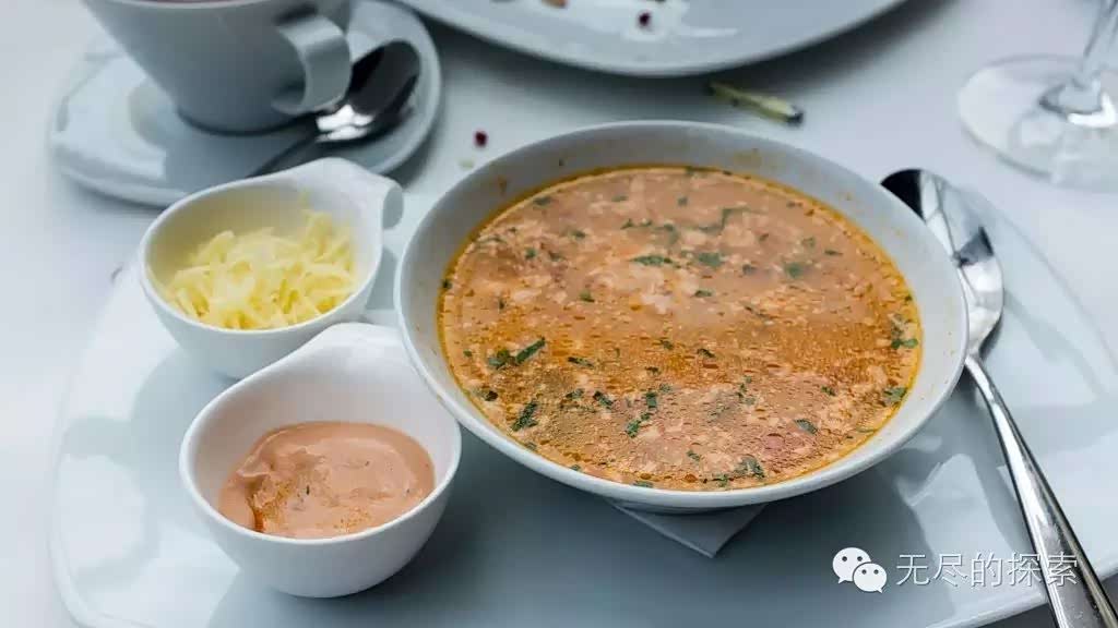 贝加尔湖的冷水鱼鱼汤，这是在俄罗斯喝过最好的汤，关键是符合中国人的胃口。