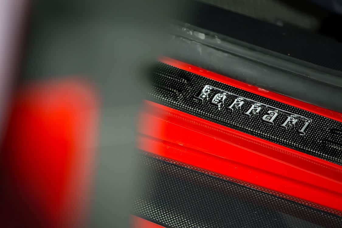 Ferrari 是很多人都喜欢的，不是吗？