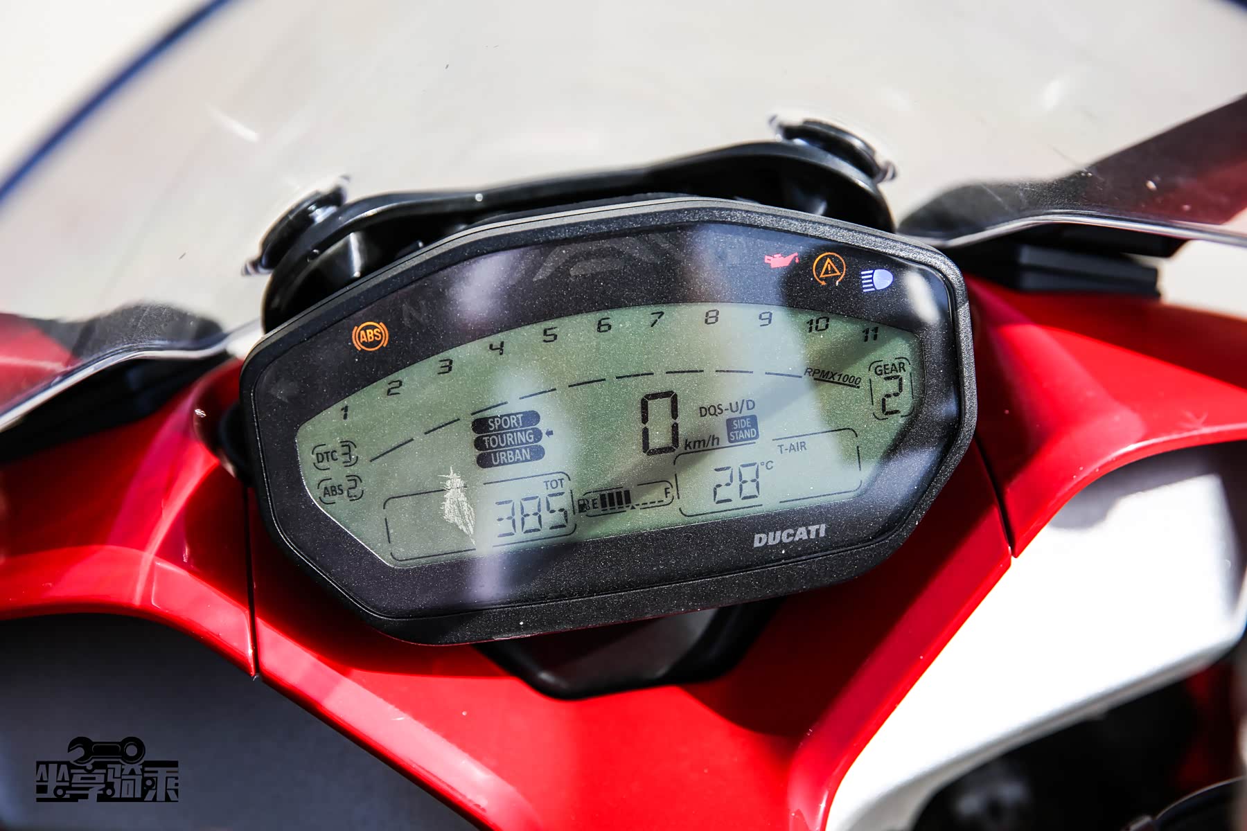 多段可调ABS、DTC（牵引力控制）系统、EBC（发动机制动）系统均搭载于SuperSport之上