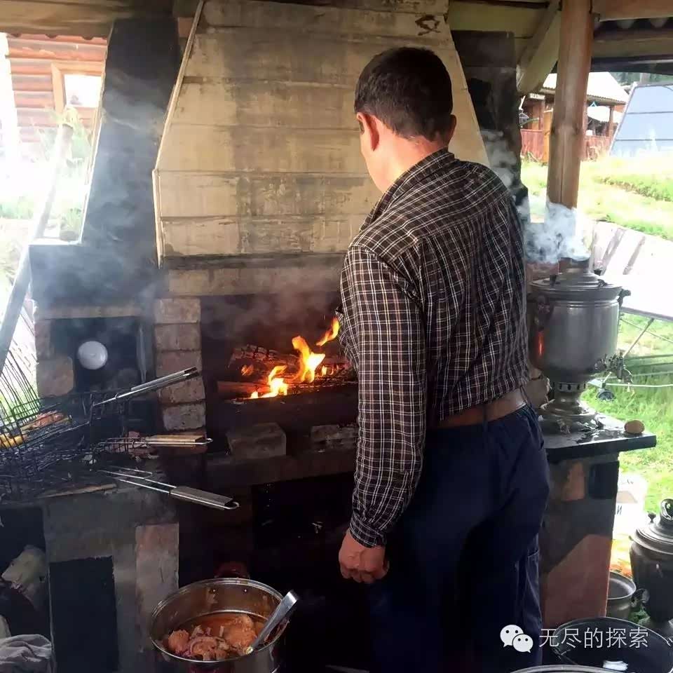 去别人家搓一顿的感觉是完全不同的，无论菜的味道如何，享受当地人的手艺就是一种幸福。