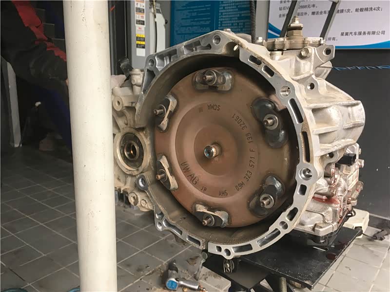 变矩器，我们要先拆下