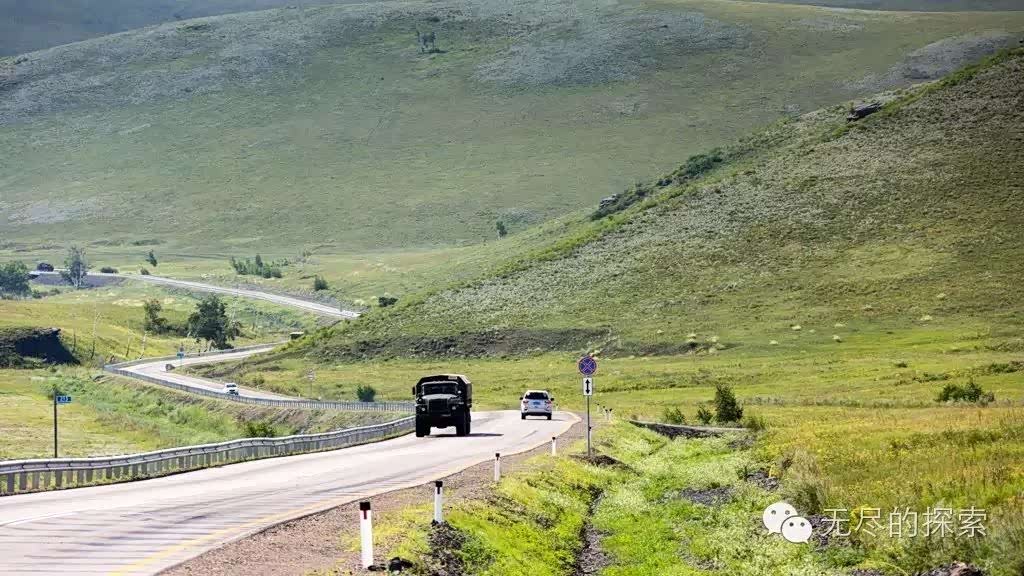 满洲里通往赤塔的公路；俄罗斯是永远的双车道，这是它的国家特点所决定的。