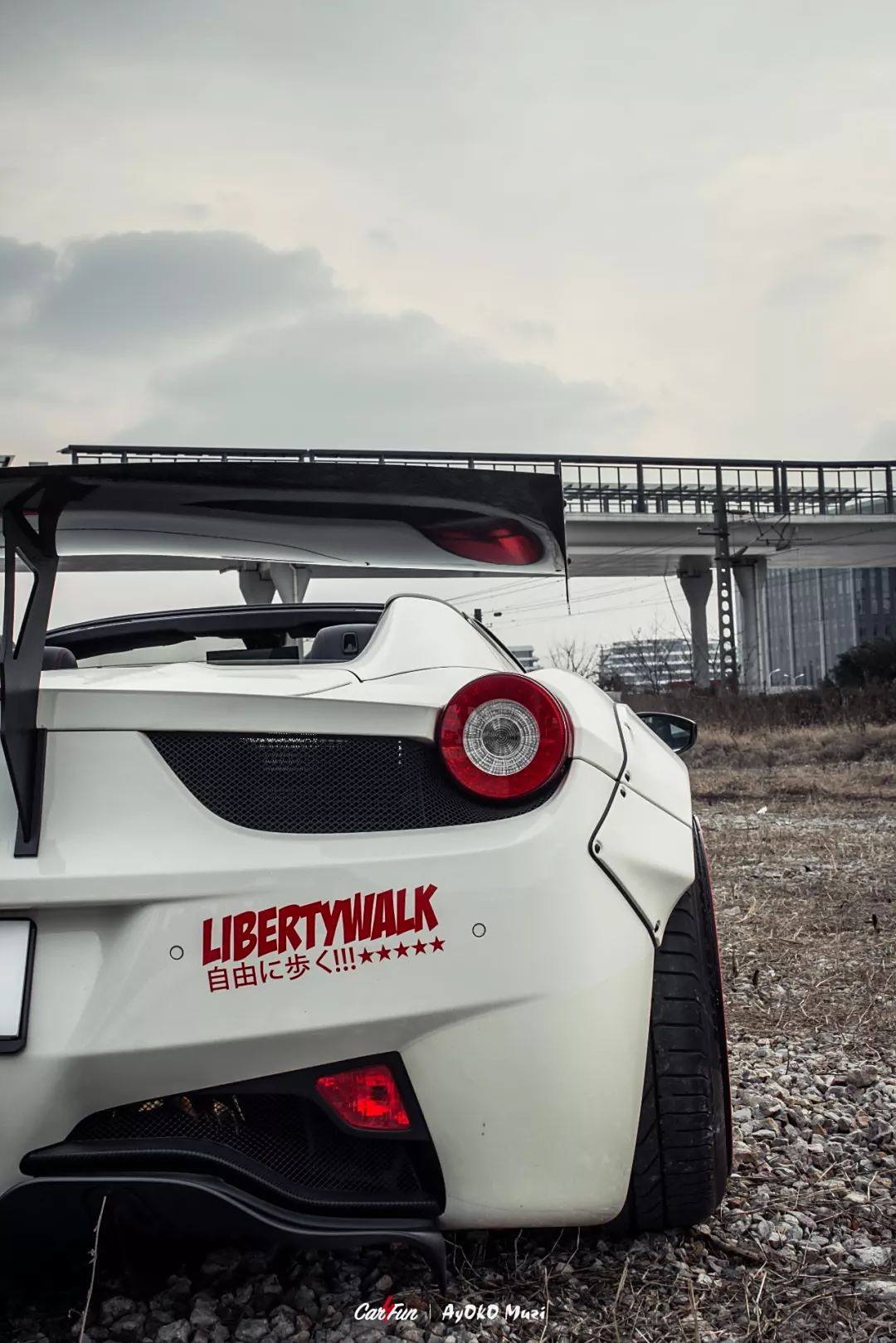 意日混血libertywalkferrari458