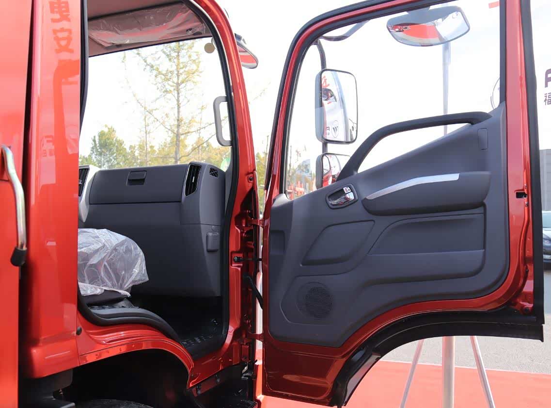 车门采用2道正压密封