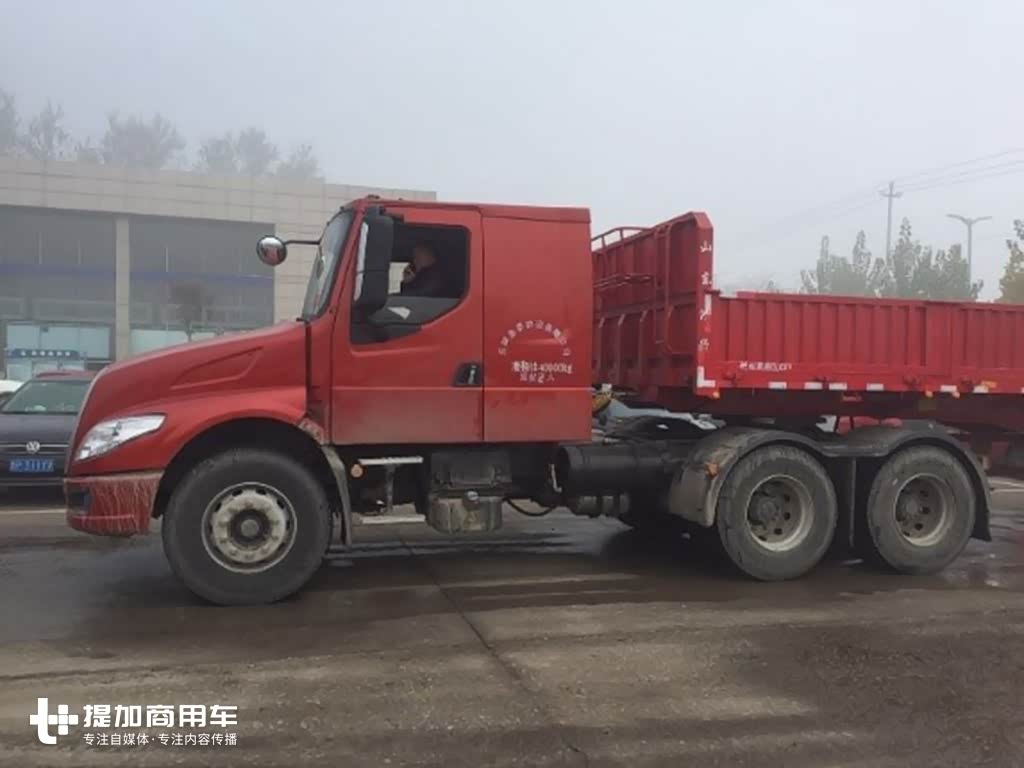 柳汽最新推出的长头卡车系列——乘龙T5