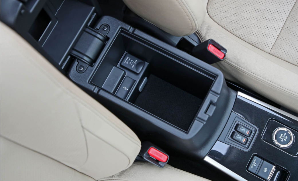 扶手箱容积一般