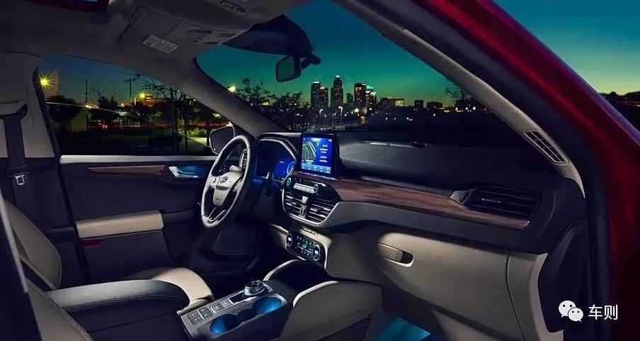 海外版Escape内饰