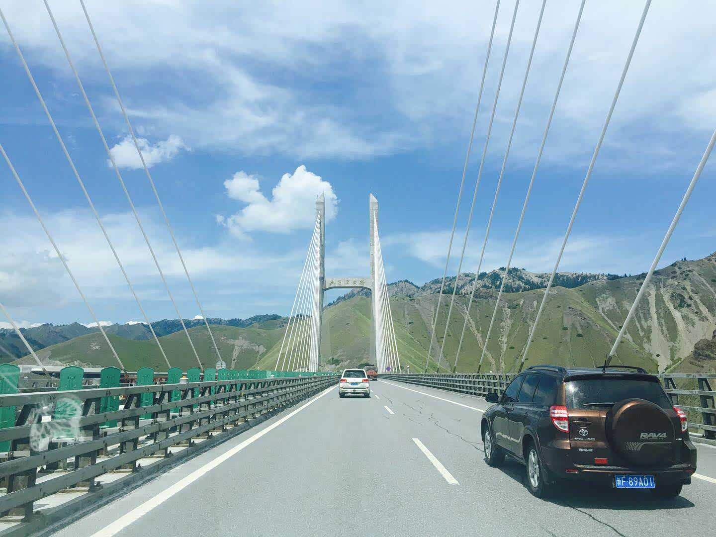 桥上平视，感觉妙不可言