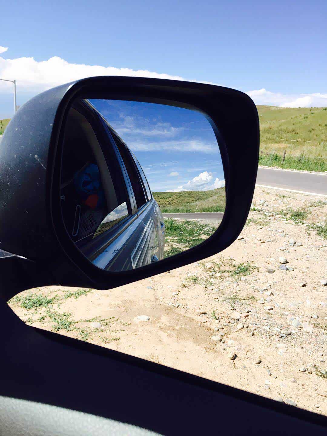 无奈折返赶往昭苏，后视镜中的风景别有一番滋味