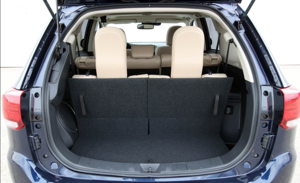 7座状态依旧有一定的储物空间