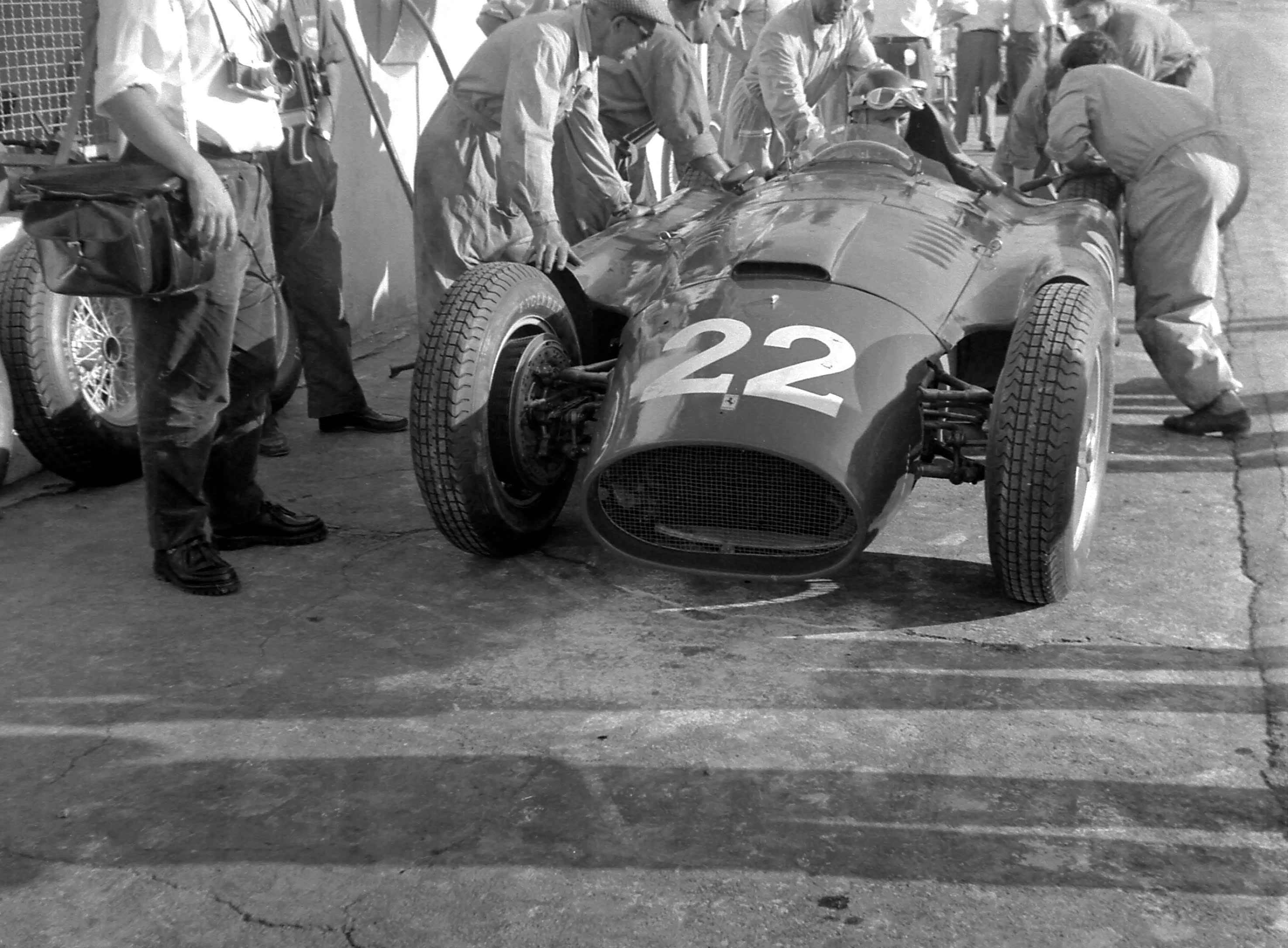 真车资料图：Lancia-Ferrari D50