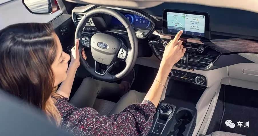 海外版Escape内饰