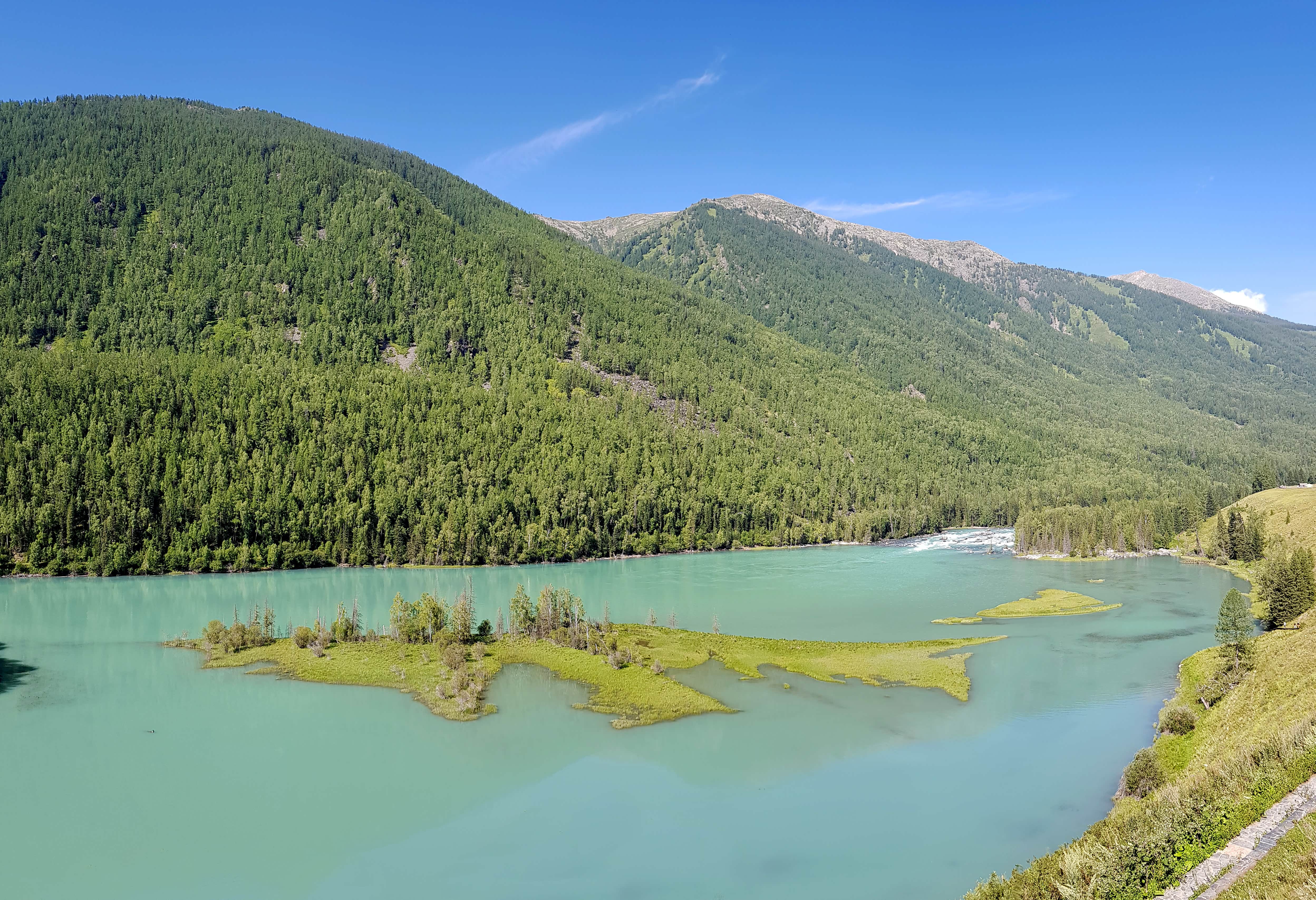 卧龙湾，看出来了吗，恐龙！