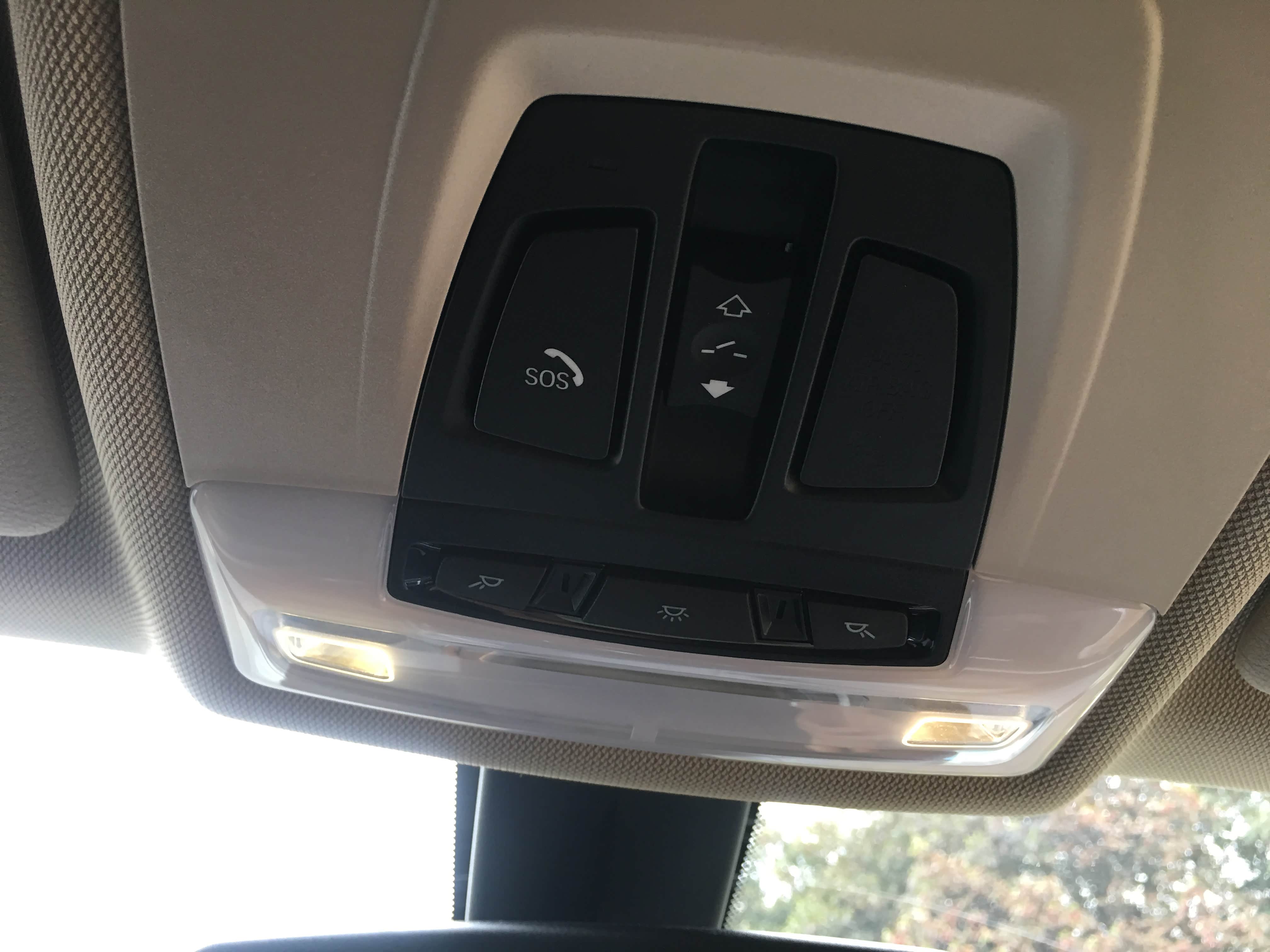 前排阅读灯以及天窗开关